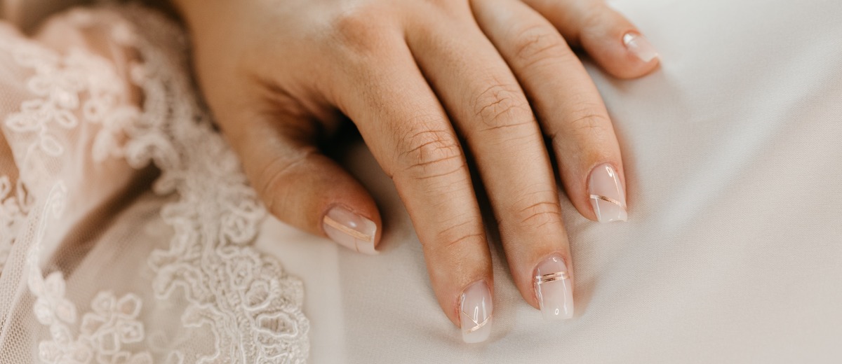 40 Summer Wedding Nails For Brides [2022/23 Guide & FAQs]