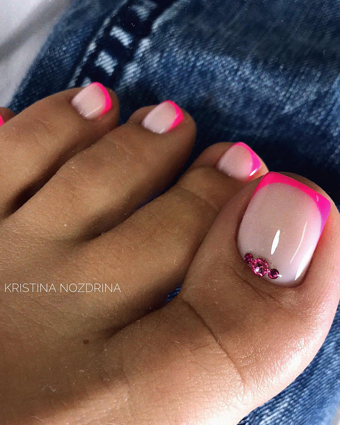 wedding toe nails bright french in pink tones with gems kristina_nozdrina