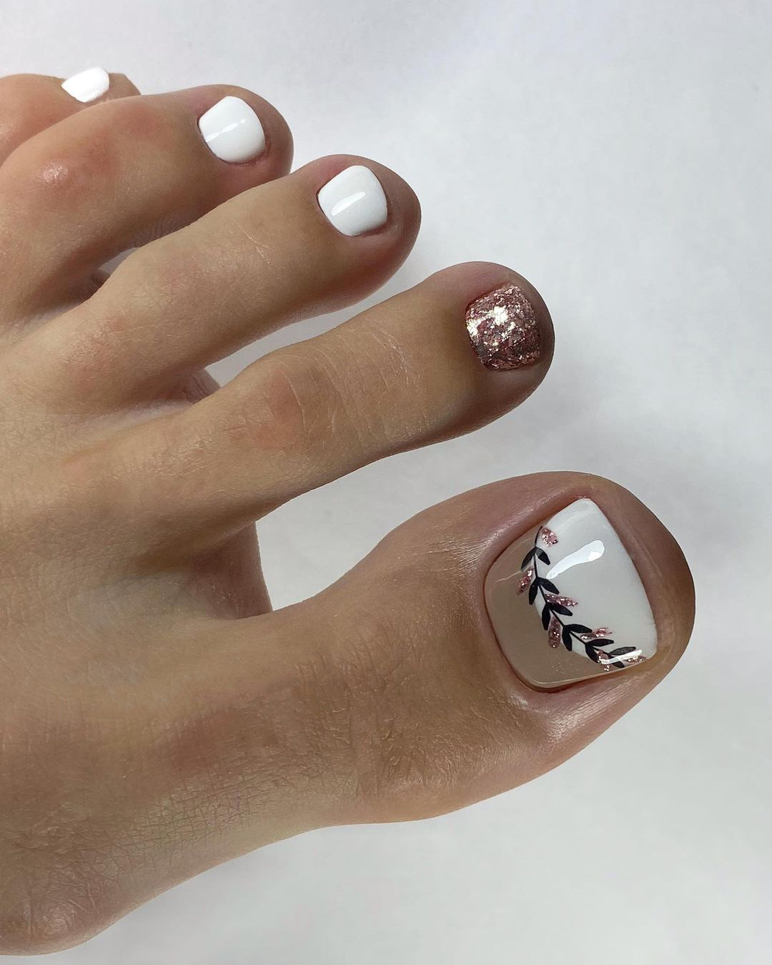 wedding toe nails white nude with glitter kristina_nozdrina