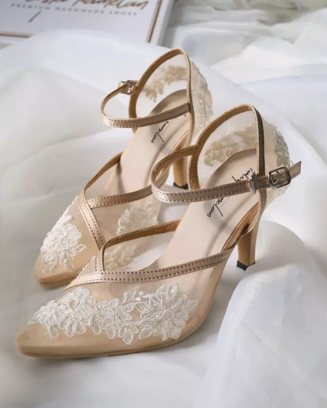 wedding vintage shoes gold