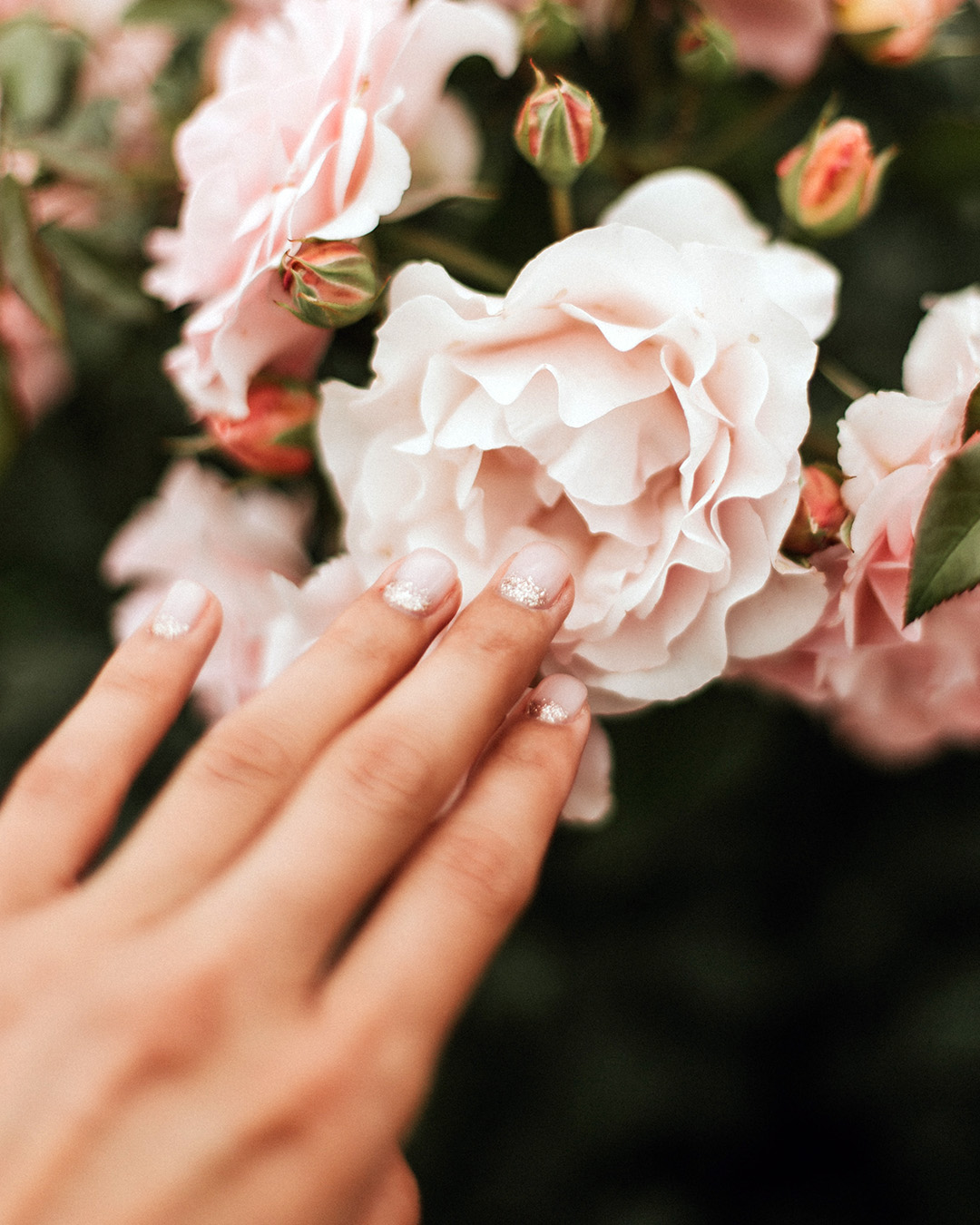 Champagne Wedding Nails: Designs For Gorgeous Brides + FAQs