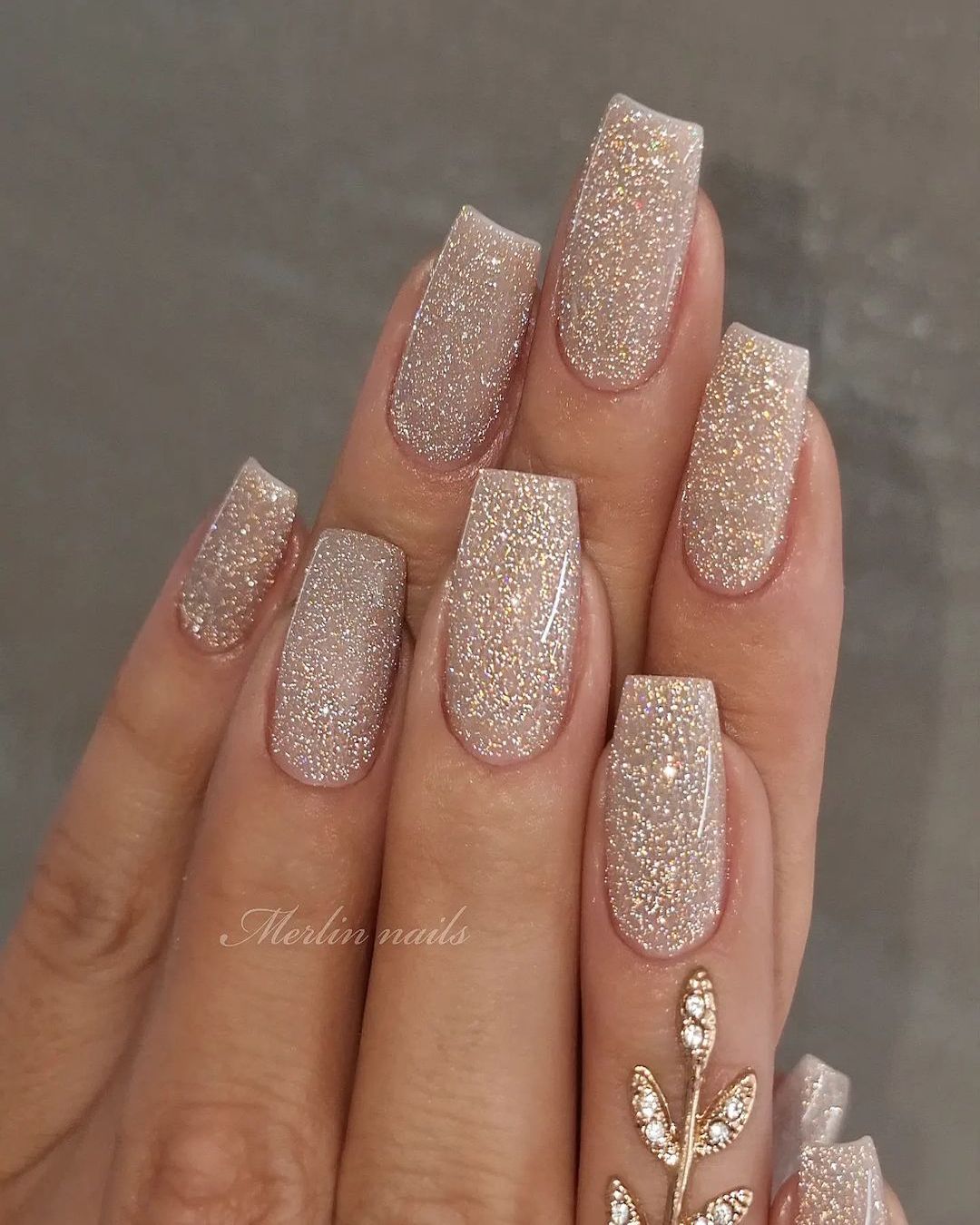 champagne wedding nails sparkly