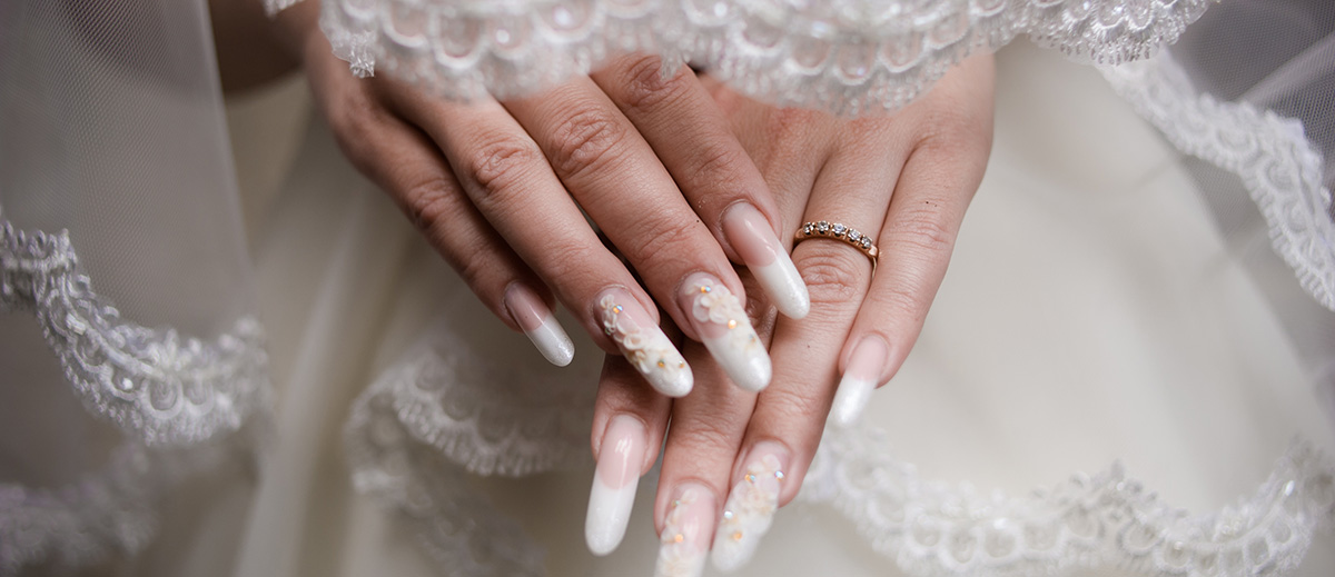 30 Classy Wedding Nails Ideas For 2022 [Expert Tips + FAQs]