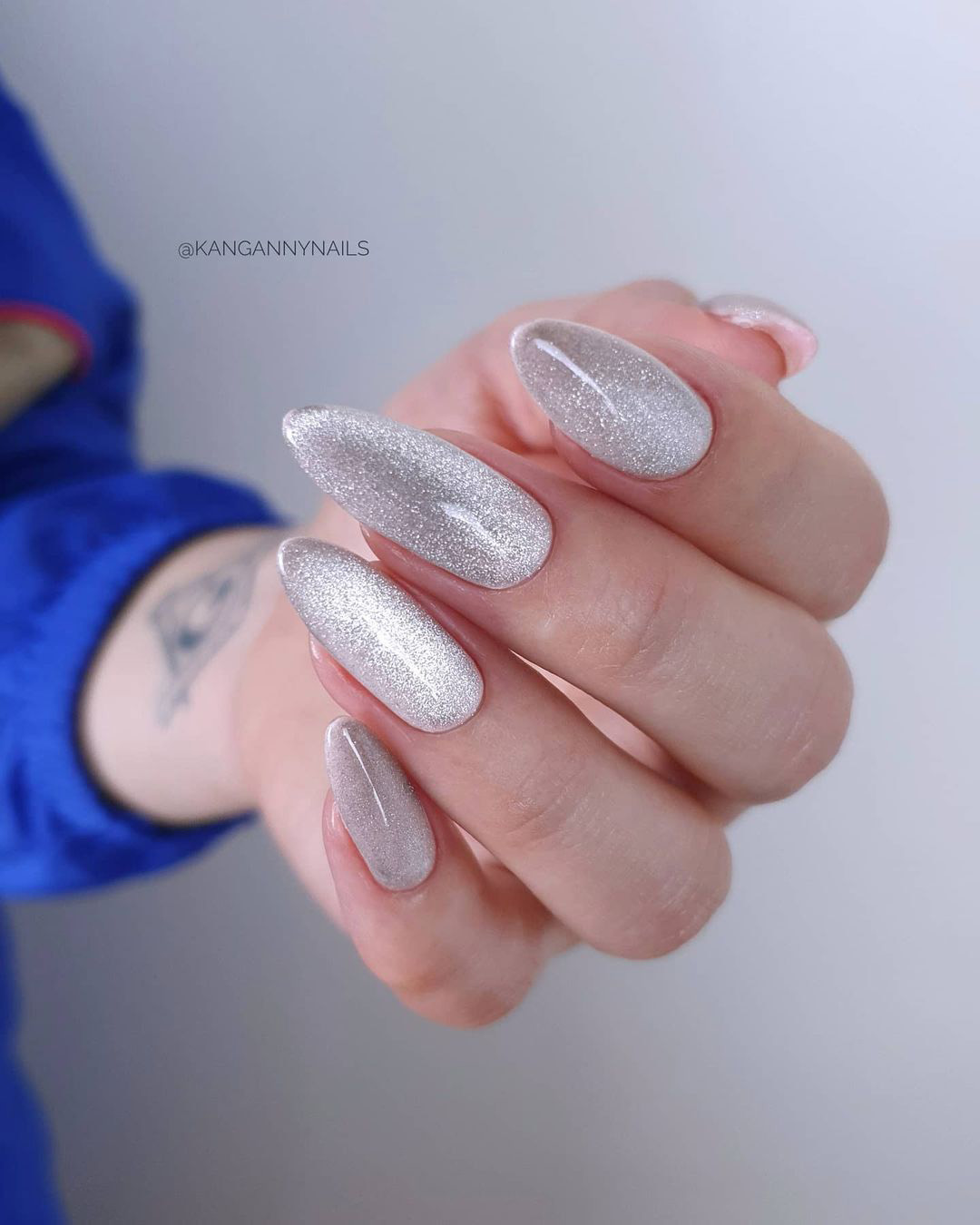 classy wedding nails shimmer silver gloss kangannynails