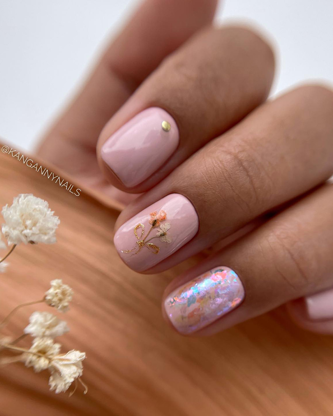 fall wedding nails pink sparkling with flowers kangannynails