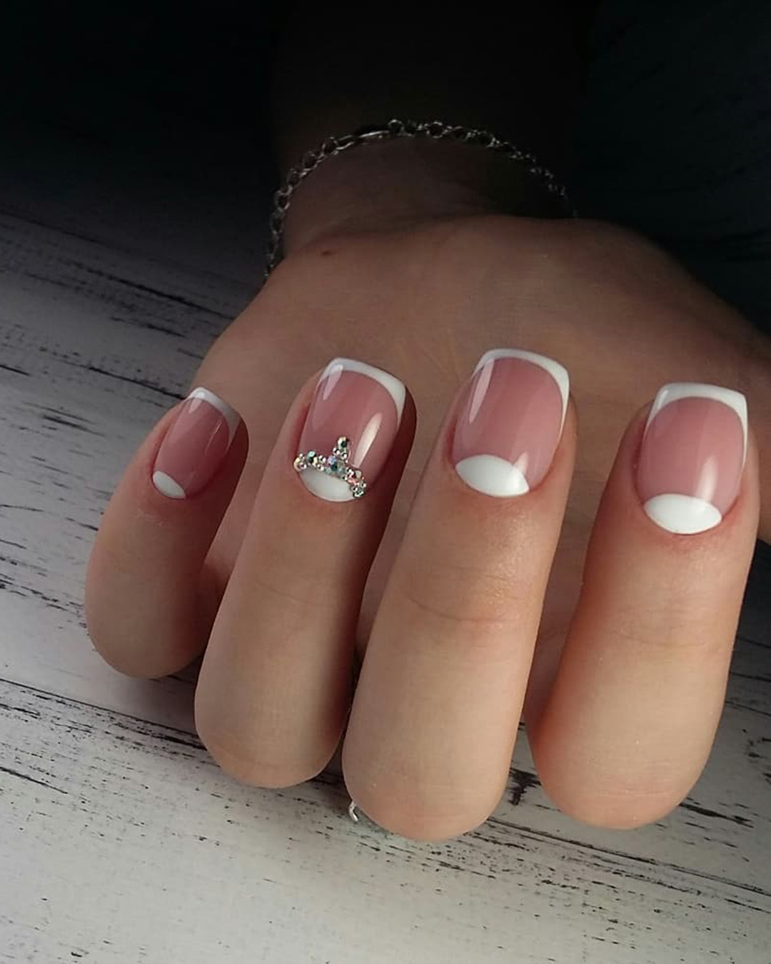 French Wedding Nails Ideas And Tips [2022/23 Guide + FAQs]