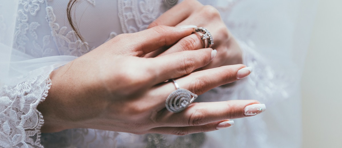 Lace Wedding Nails: 14 Ideas For Incoming Brides + FAQs