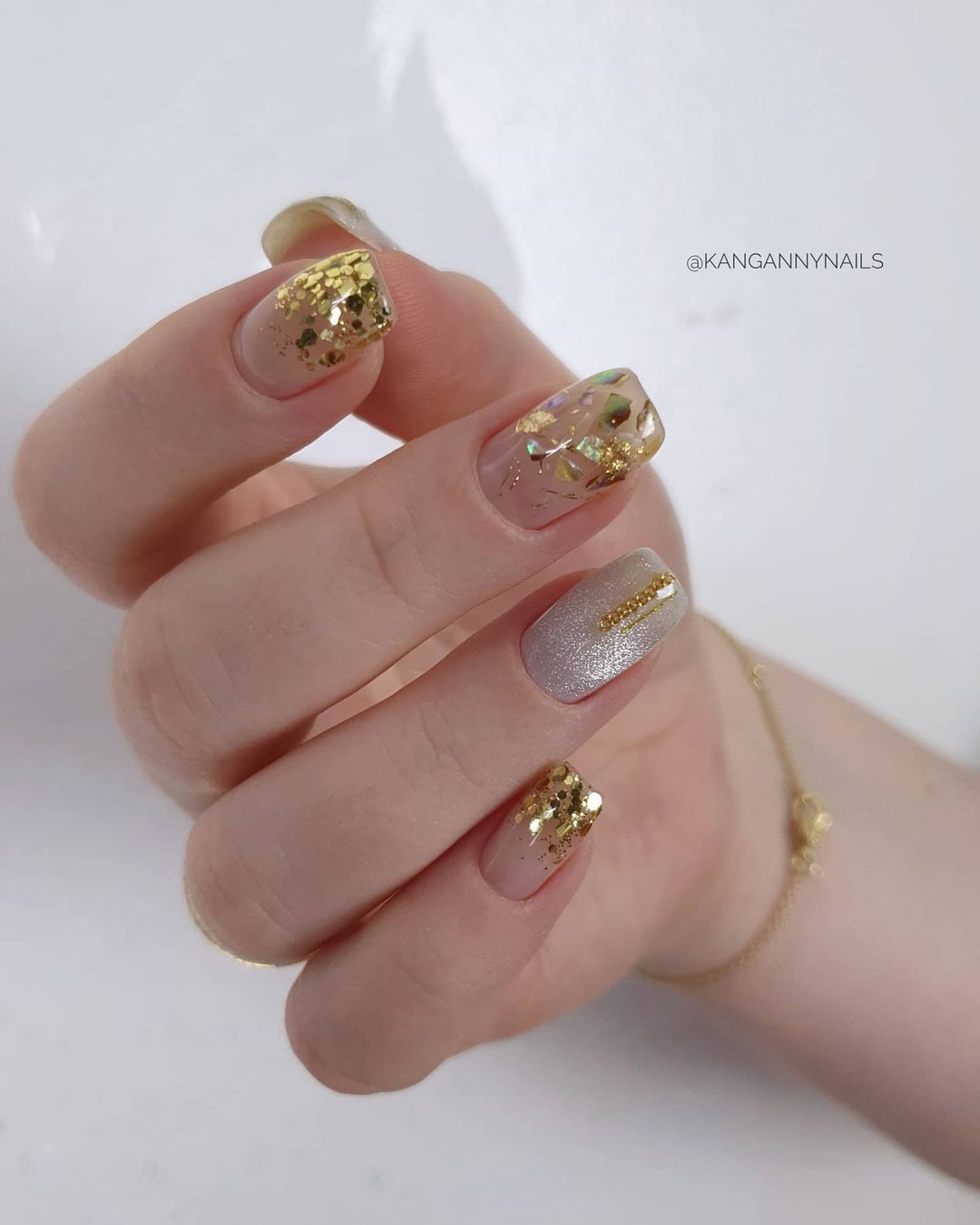 nude wedding nails sparkling gold touch kangannynails