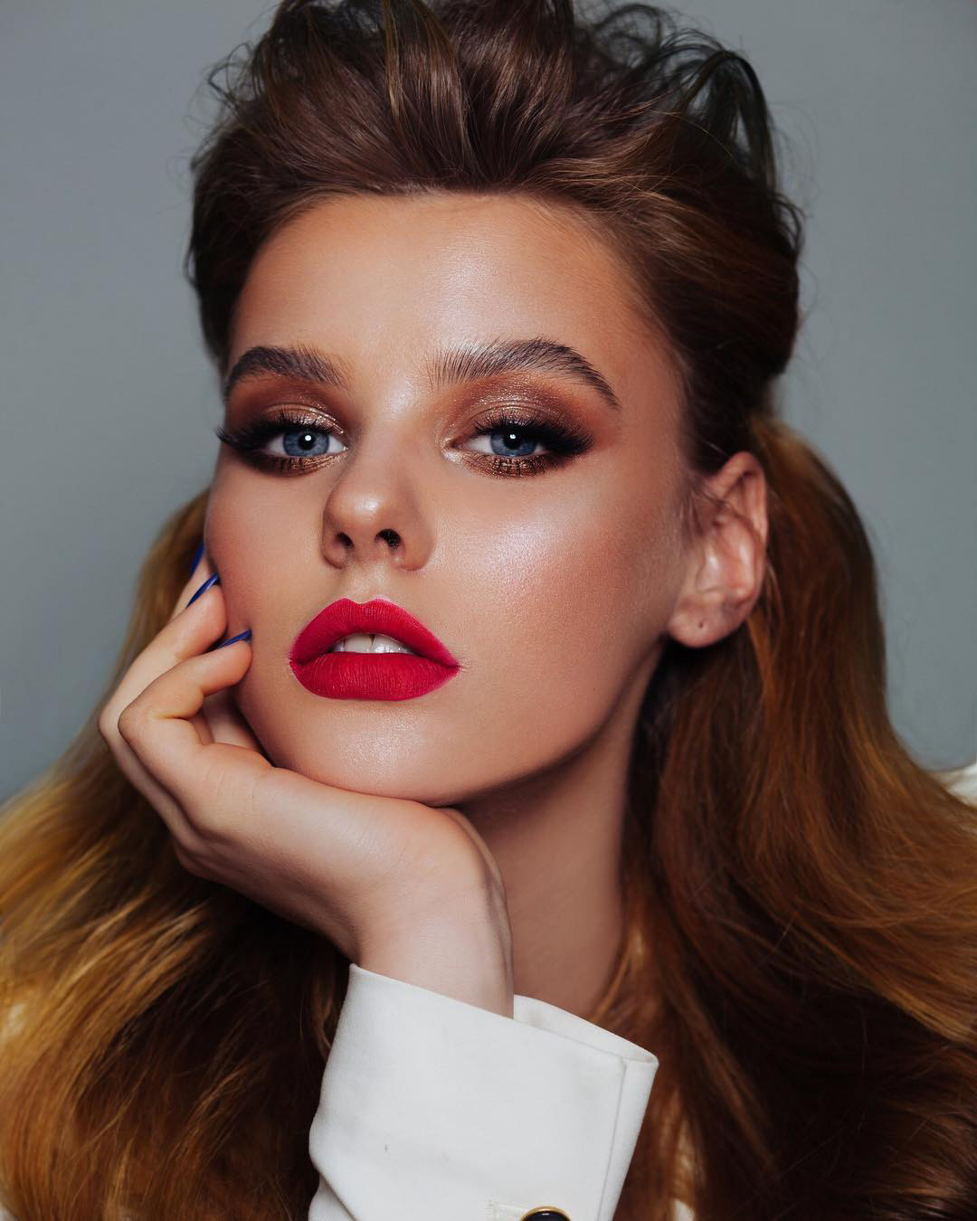 Red Lips And Golden Eyes Bridal Makeup Look Saubhaya Makeup