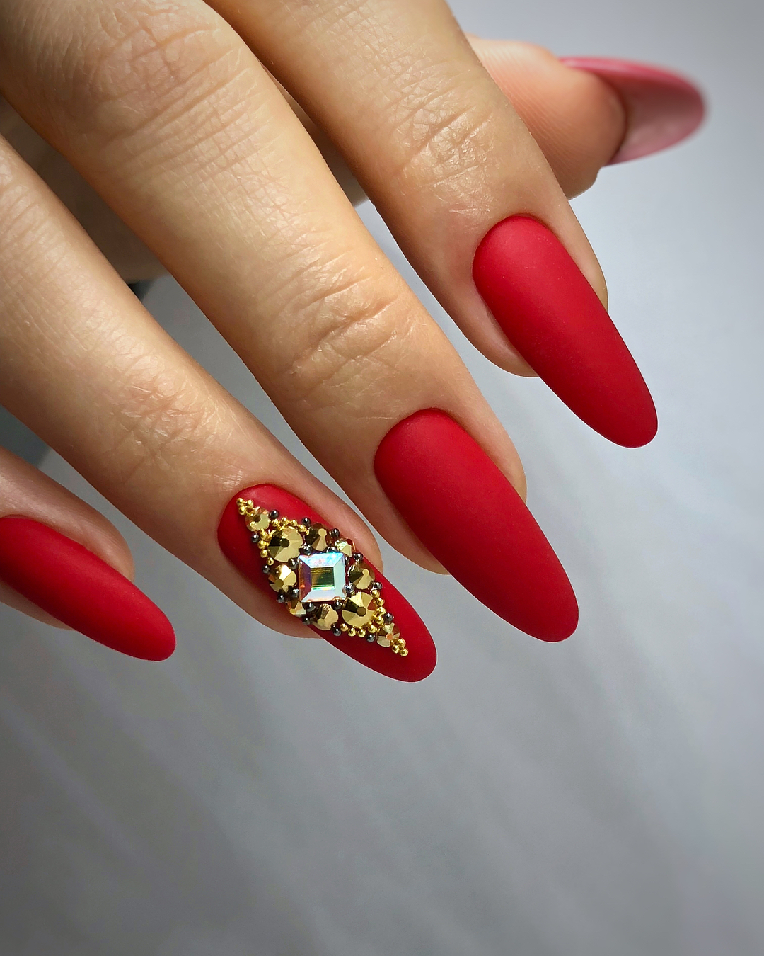 red wedding nails gold