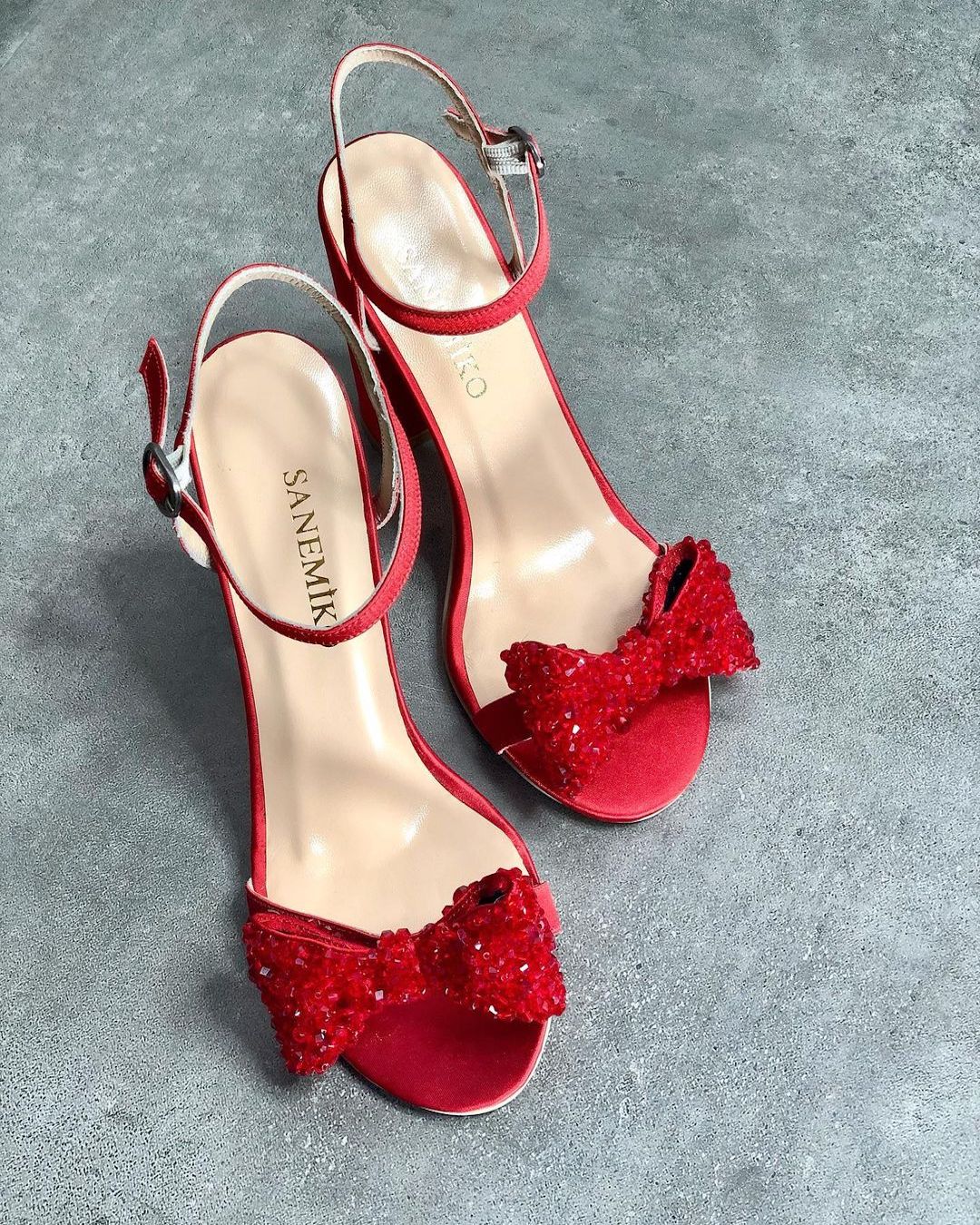 red wedding shoes for bridesmaids