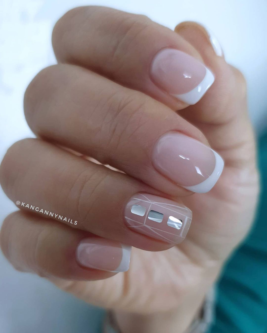 Simple Wedding Nails Ideas [2022/23 Guide + FAQs]