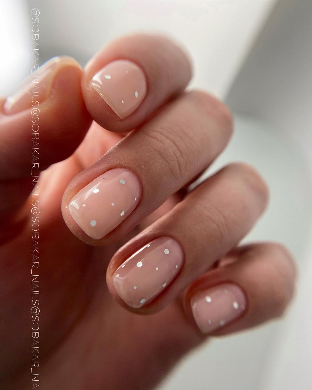 simple wedding nails nude white dots sobakar_nails