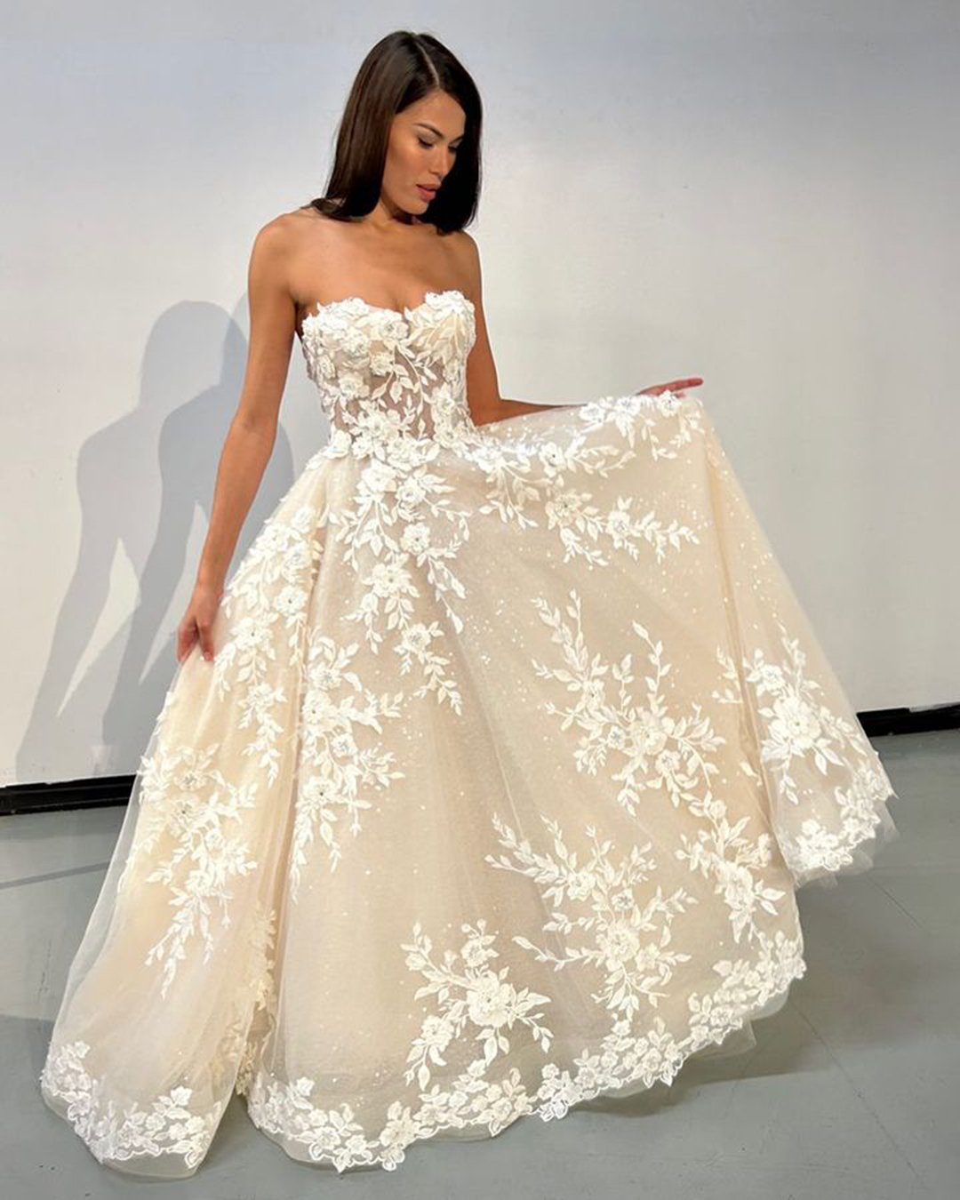sweetheart neckline wedding dress floral lace strapless neckline eveofmilady
