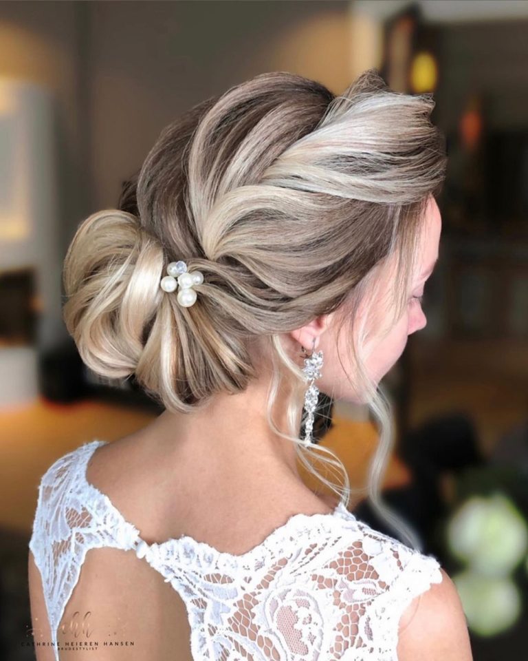 Wedding Side Hairstyles: Stylish Ideas [2022/23 Guide & FAQs]