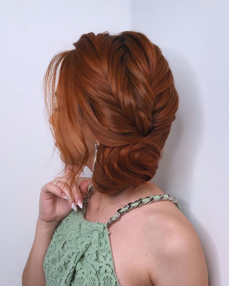 Wedding Side Hairstyles: Stylish Ideas [2022/23 Guide & FAQs]