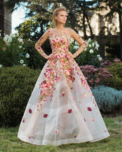 Embroidered Wedding Dresses: 10 Unusual Styles + FAQs