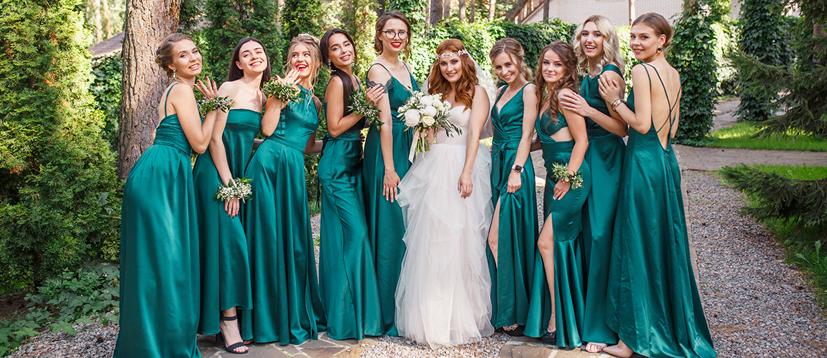 15 Emerald Green Bridesmaid Dresses + Faqs