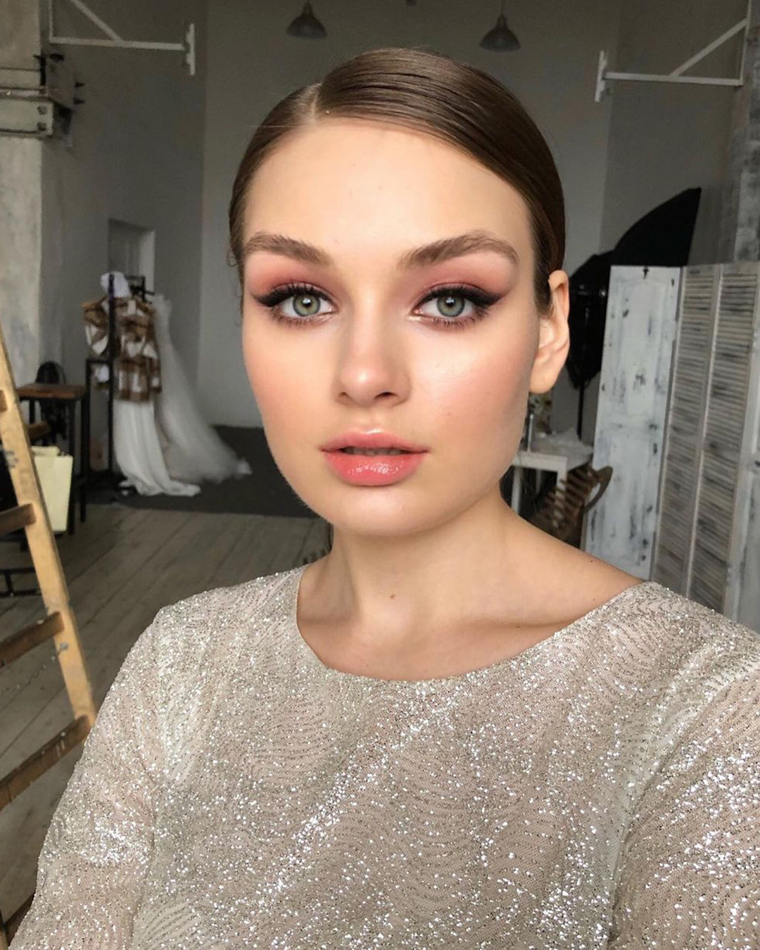 engagement photo makeup natural with arrows oksana_sergeeva_stilist