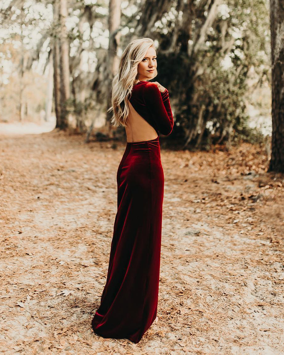 fall wedding guest outfit velvet with long sleeves burgundy nikkiryanphotography