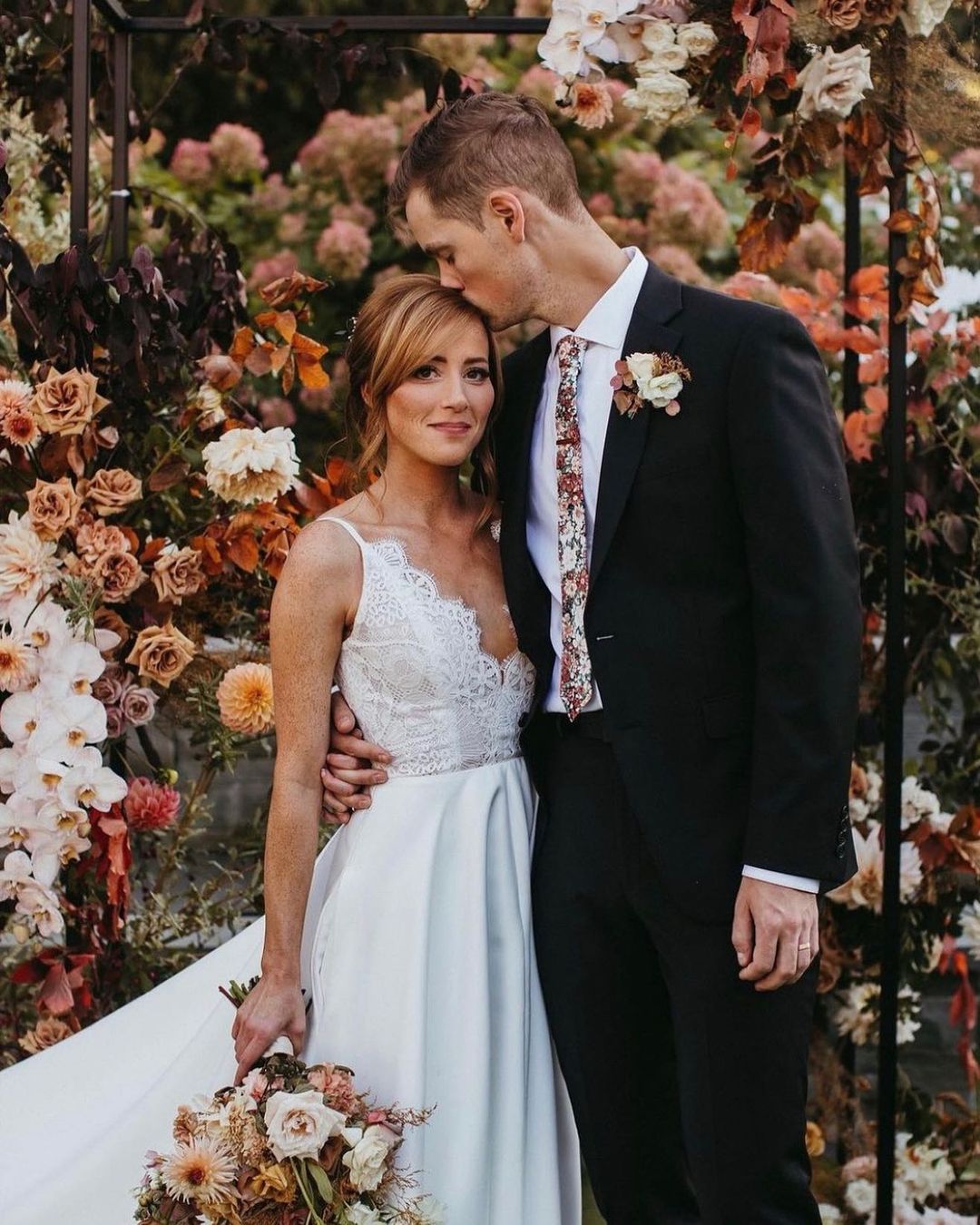 Fall Wedding Planning: Dos, Don'ts And Inspiring Ideas