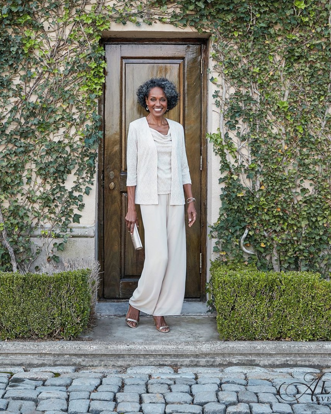 mother of the bride white pant suits