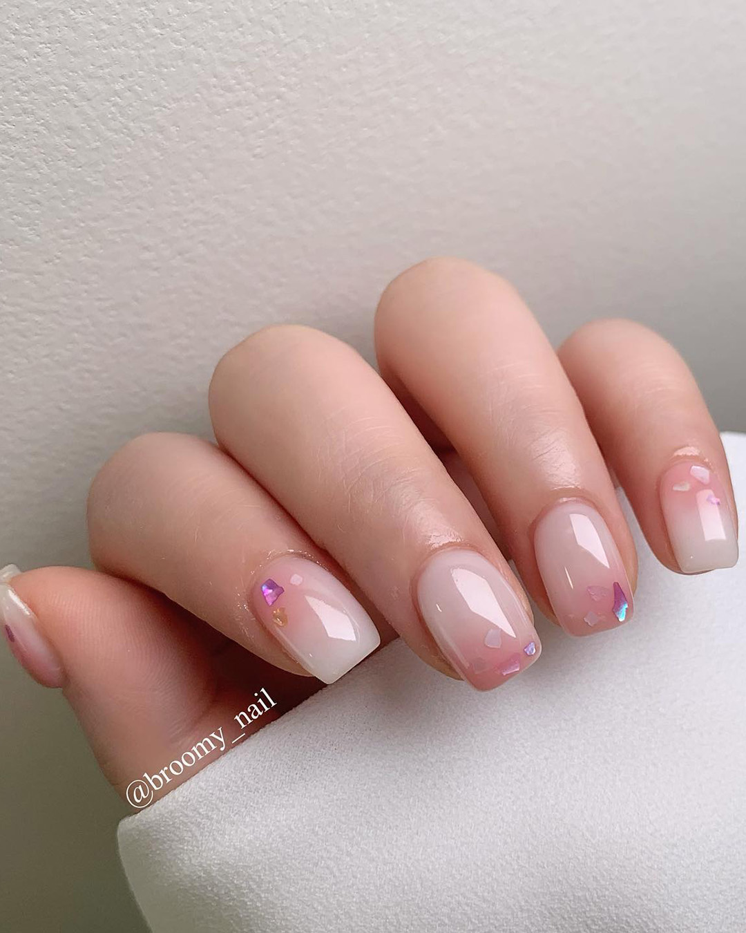 vintage wedding nails natural ombre with sparkles broomy_nail