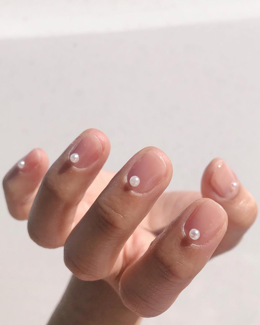vintage wedding nails with pearls natural simple thehangedit