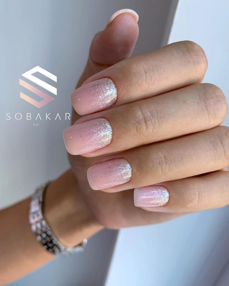 Winter Wedding Nails That Make A Difference [2022/23 GUIDE & FAQS]