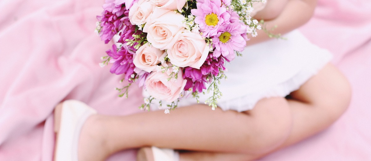30 Flower Girl Bouquet Ideas For An Angelic Wedding + FAQs