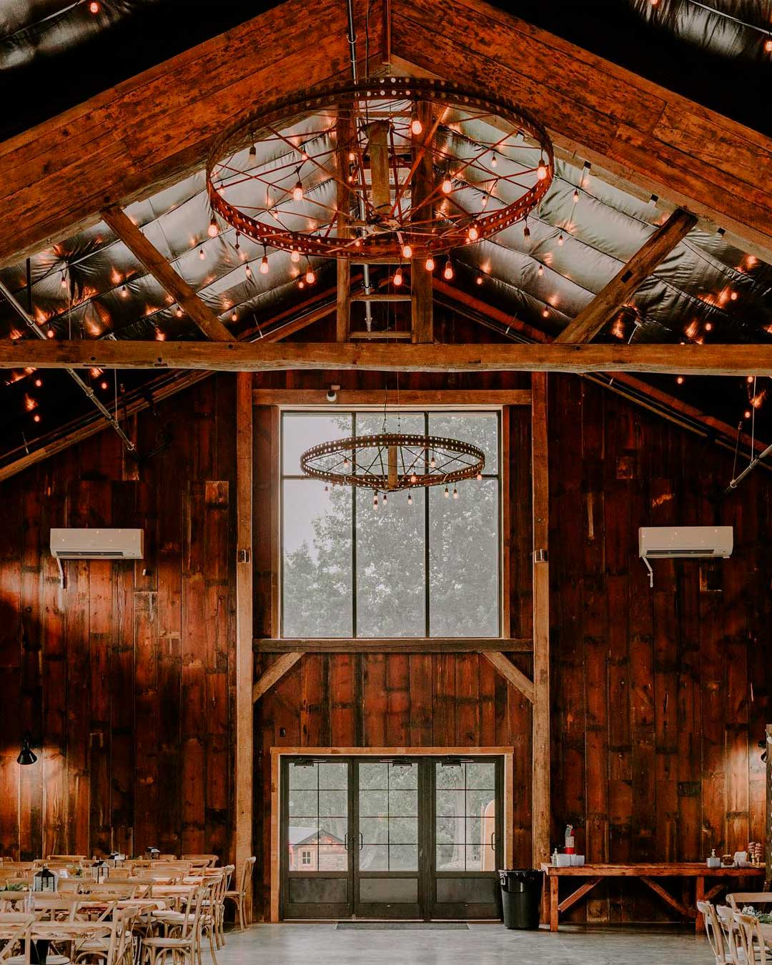 best wedding venues in ohia barn lights