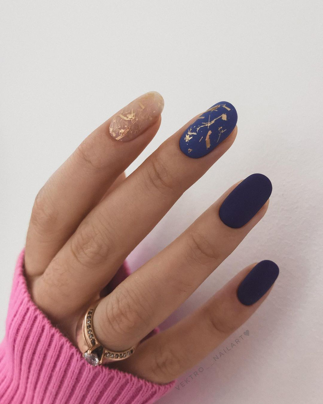 blue wedding nails dark matte natural with foil effect vektro__nailart