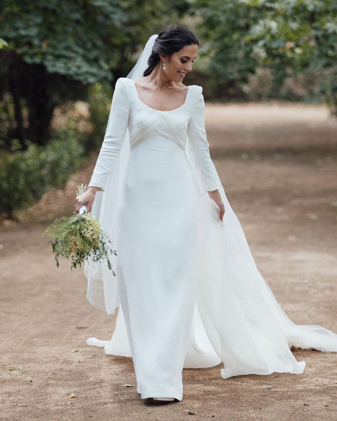 elegant simple wedding dresses with long sleeves modest kiwo_estudio
