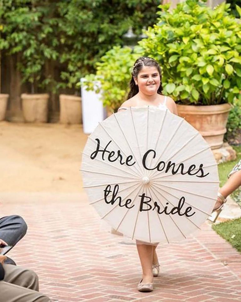 Flower Girl Bouquet Alternative [2022 Guide + DIY Ideas]