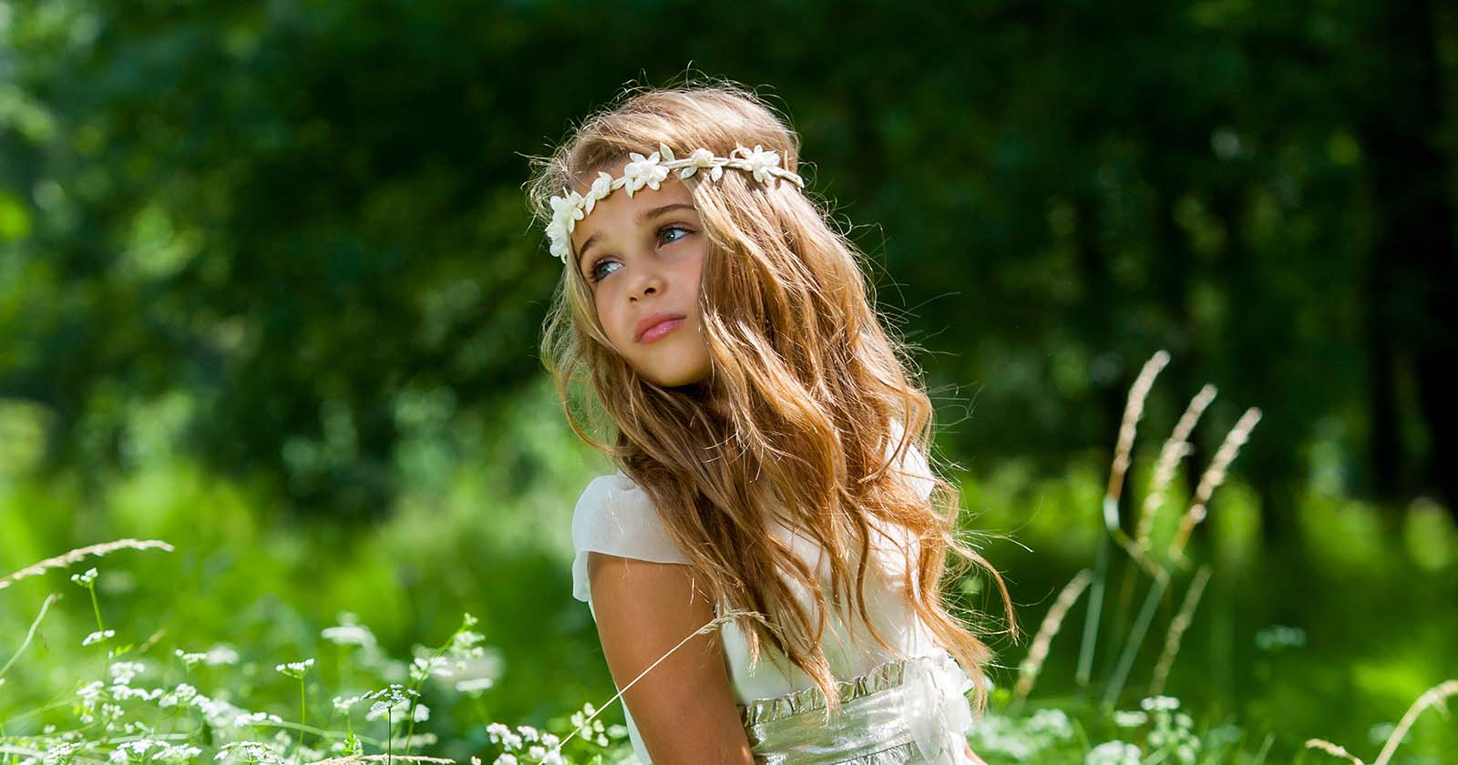 Flower Girls Hair Accessories [2023 Guide + Video Tutorials]