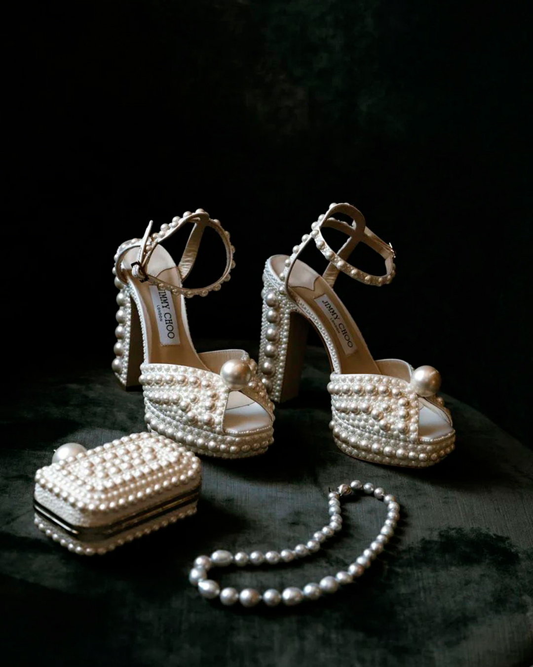 wedding ideas pearls bag shoes