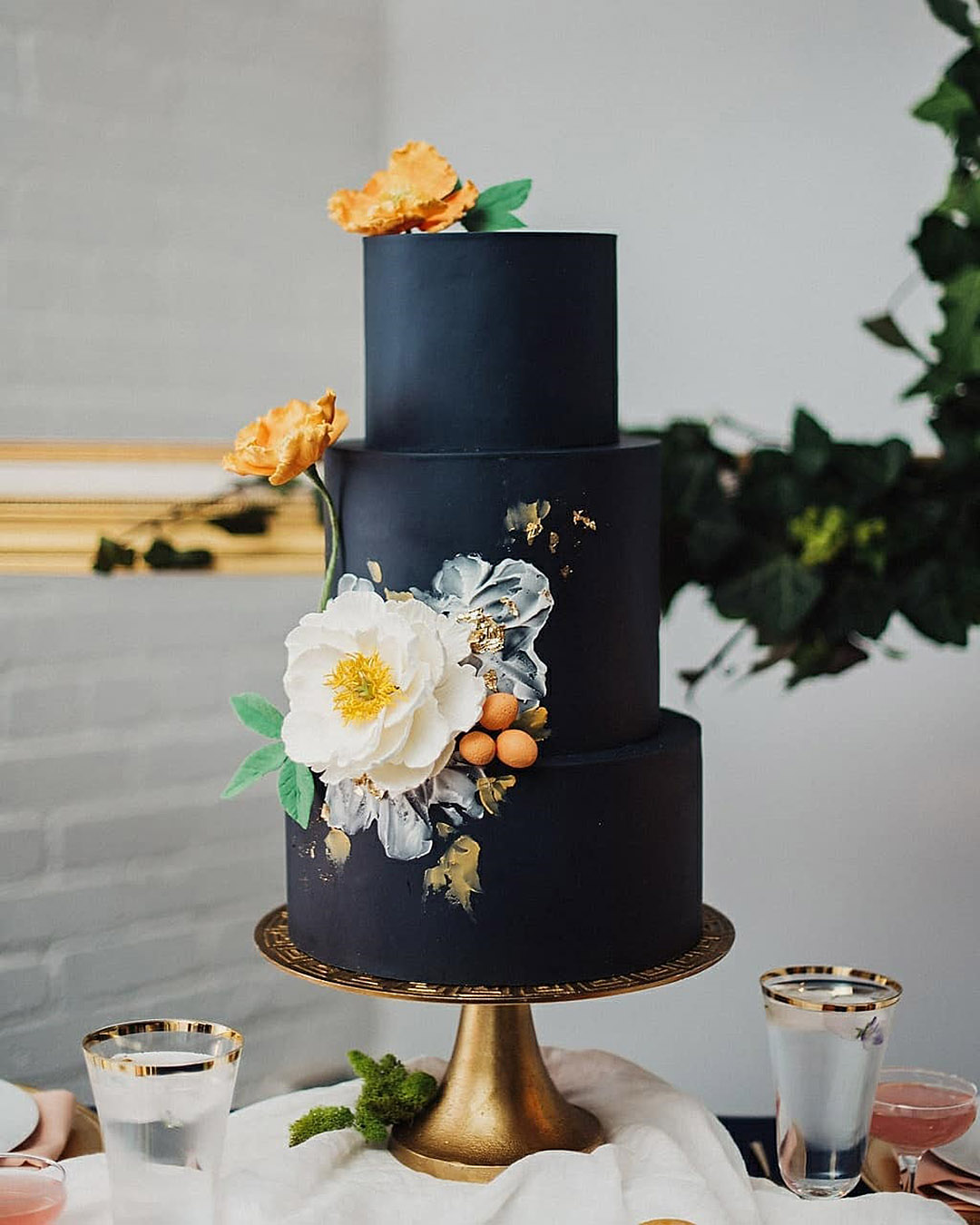 wedding trends black wedding cake