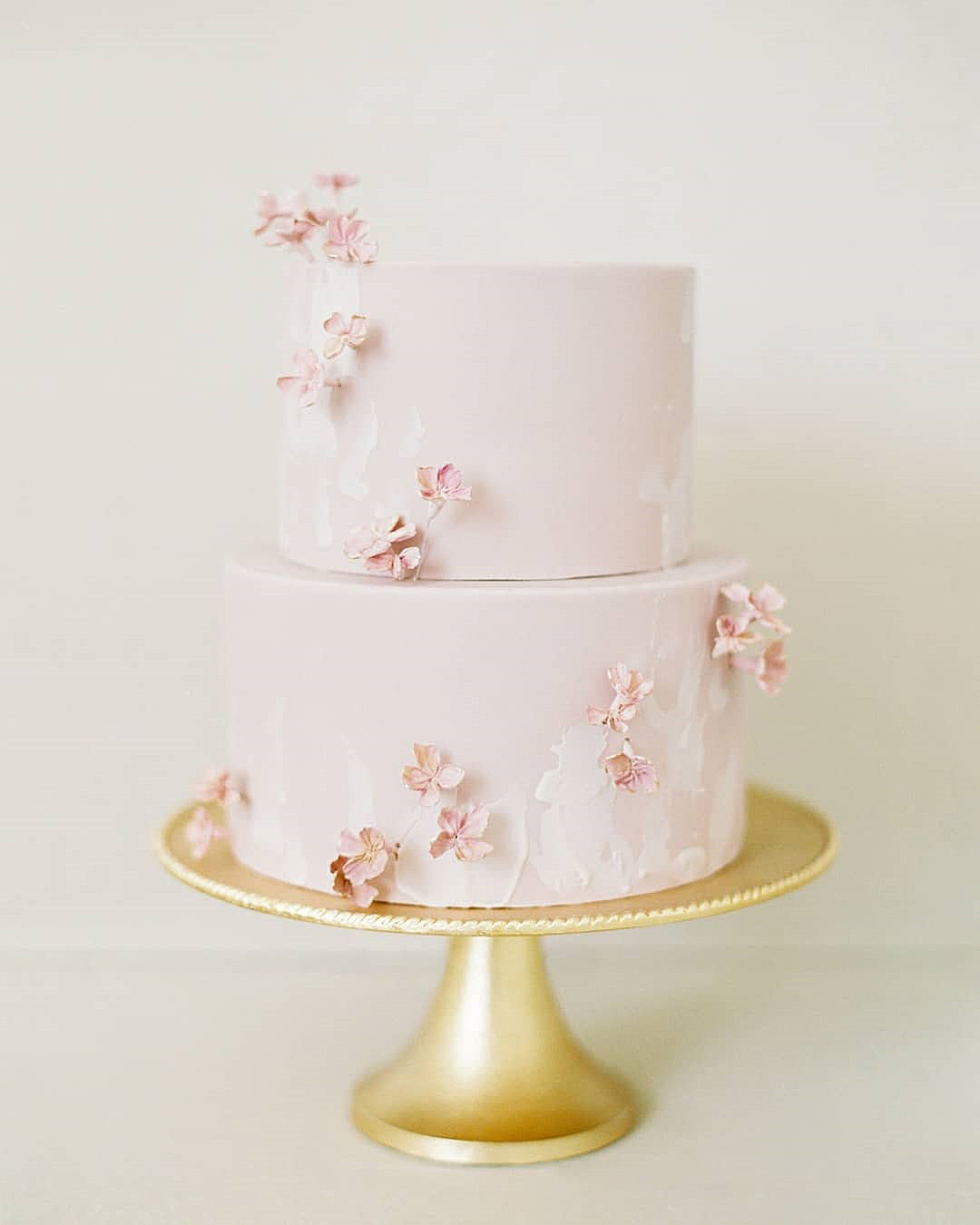 wedding trends delicate pink wedding cake