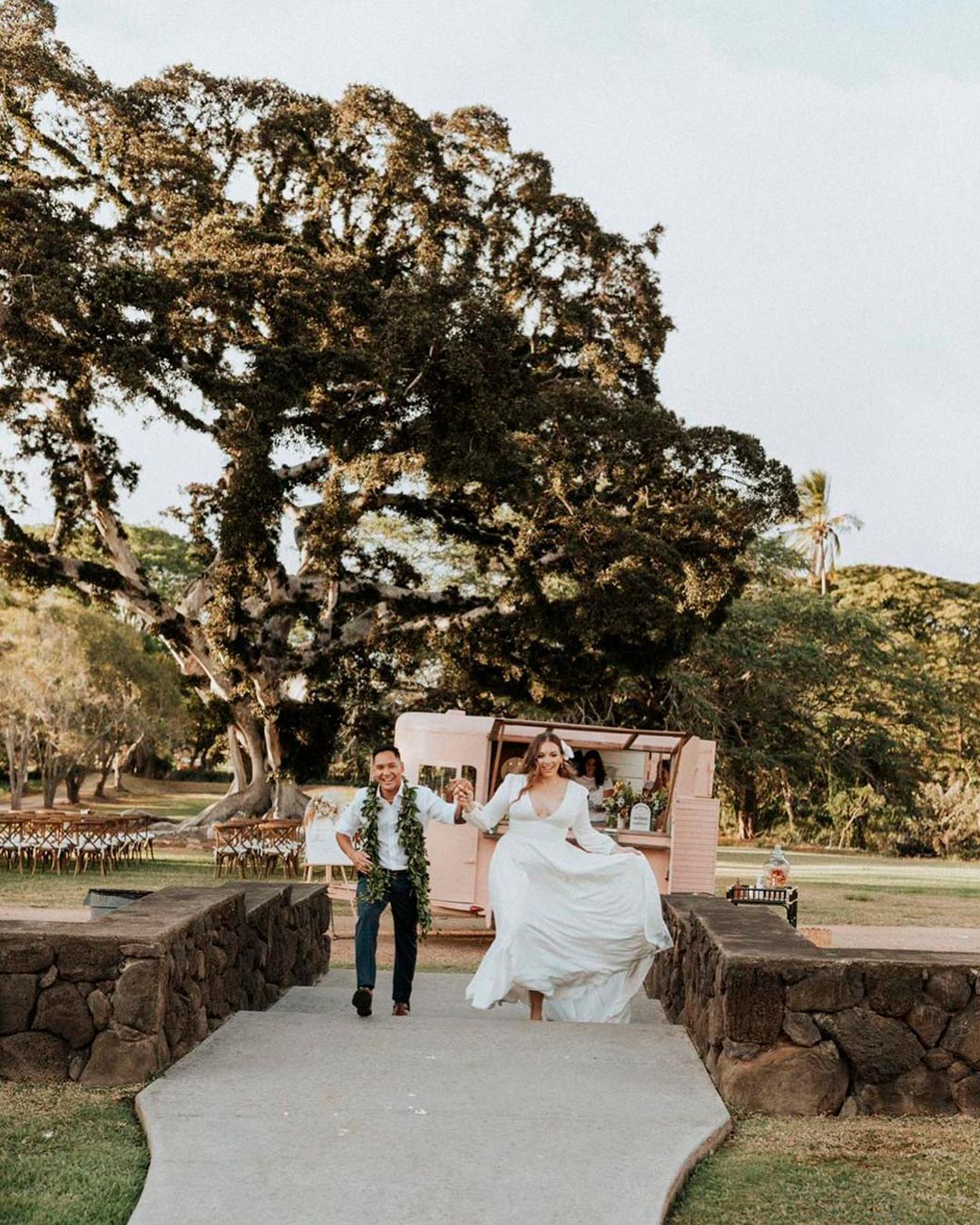 best wedding venues in hawaii aisle couple