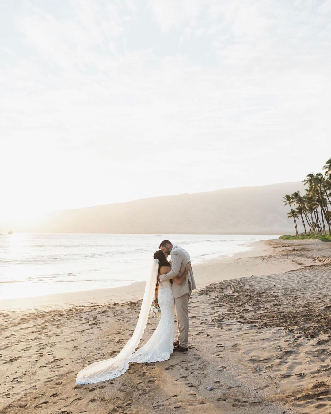 best wedding venues in hawaii bride groom