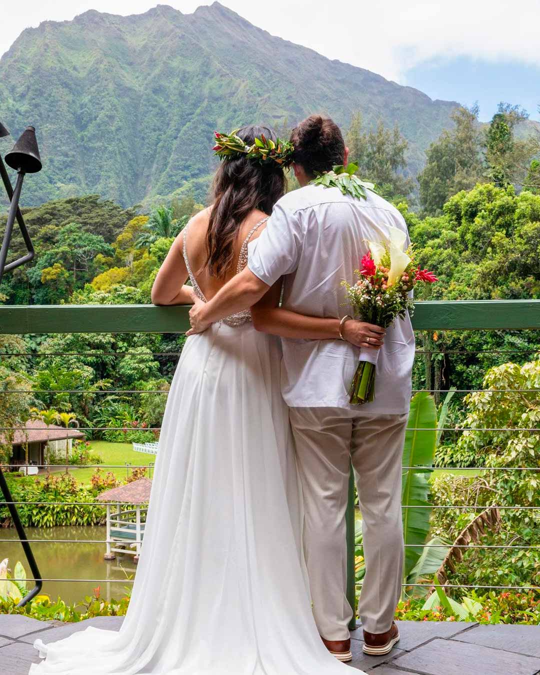 best wedding venues in hawaii trees mountains