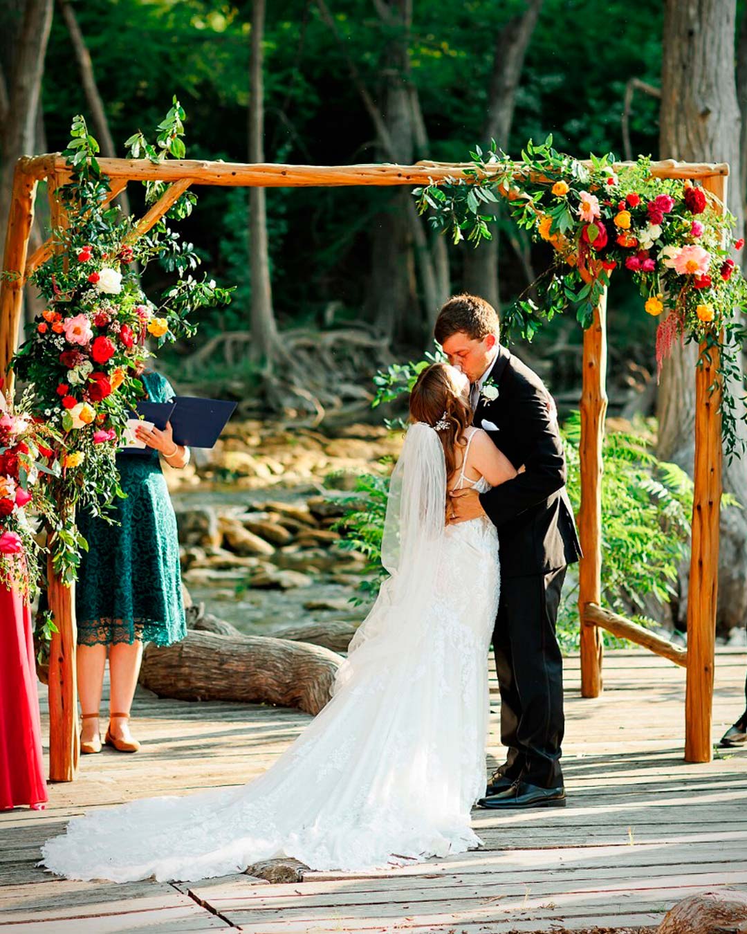 best wedding venues in texas arch aisle