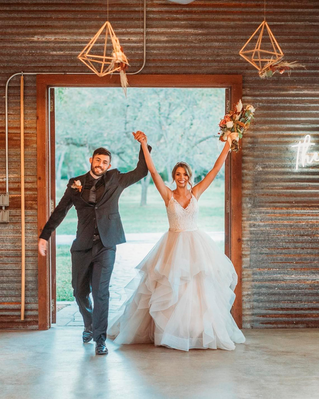 best wedding venues in texas bride groom happy couple