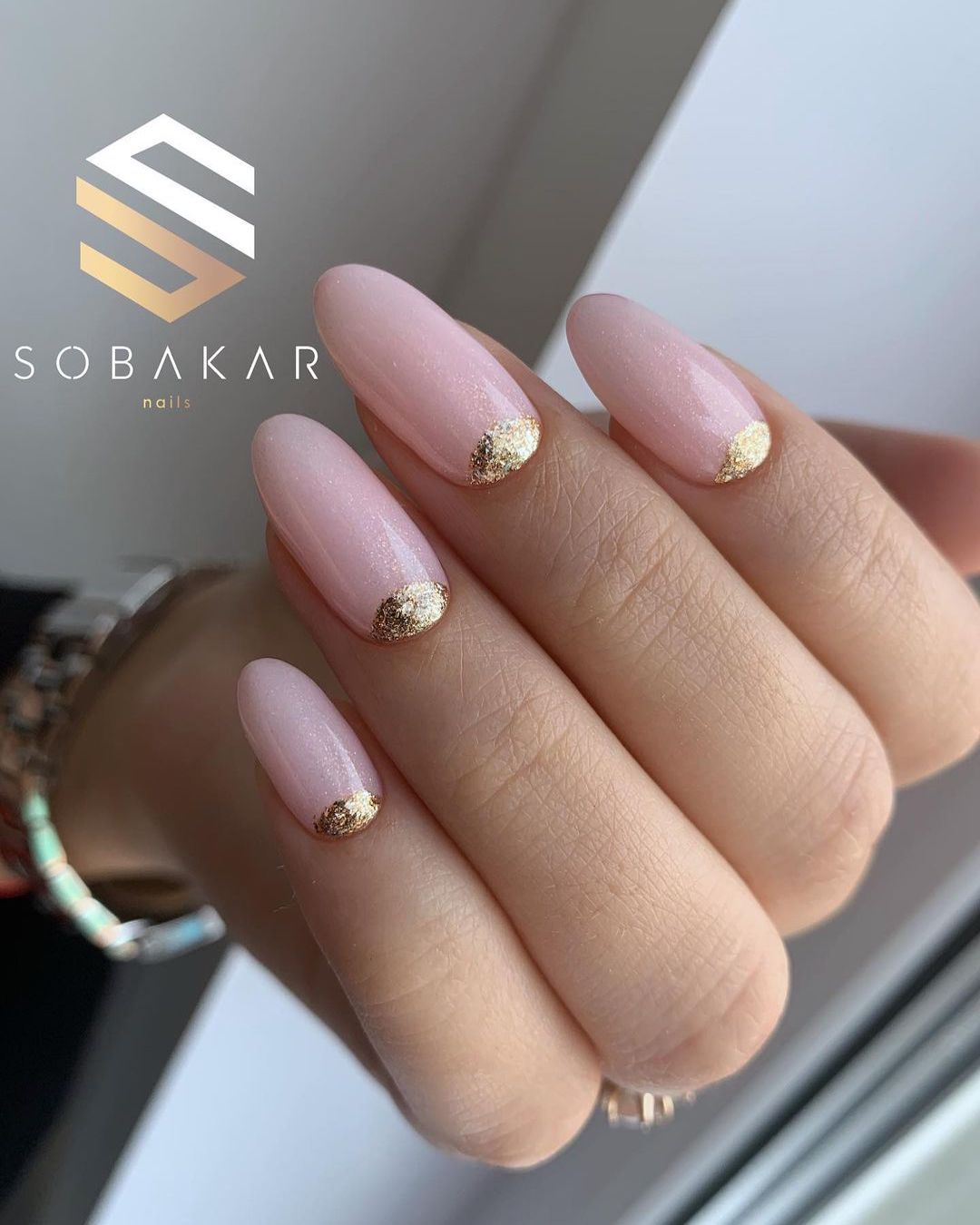 gold wedding nails elegant