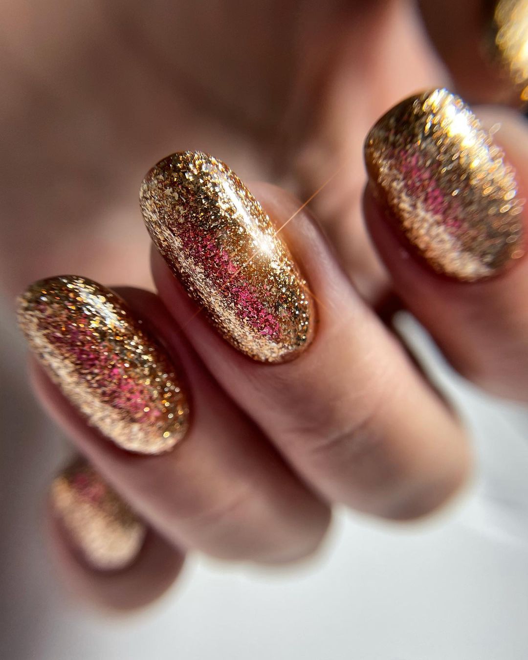 gold wedding nails glitter