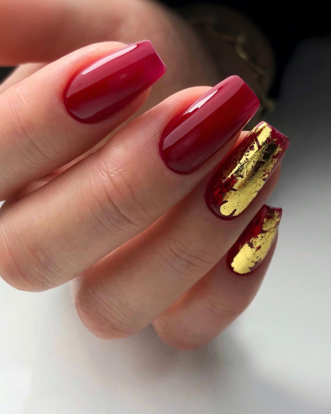 gold wedding nails red