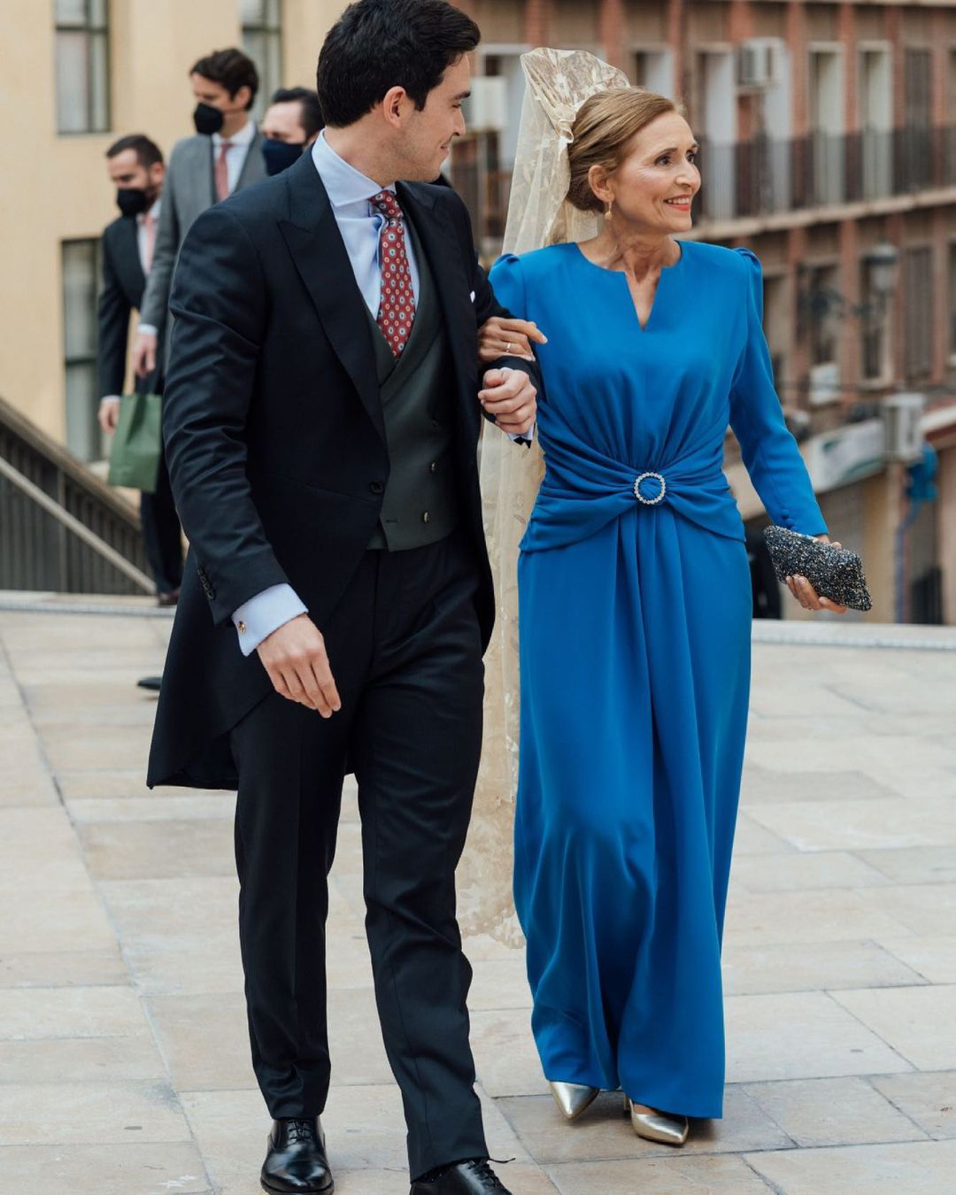 mother of the groom dresses navy with long sleeves simpel kinvitadas