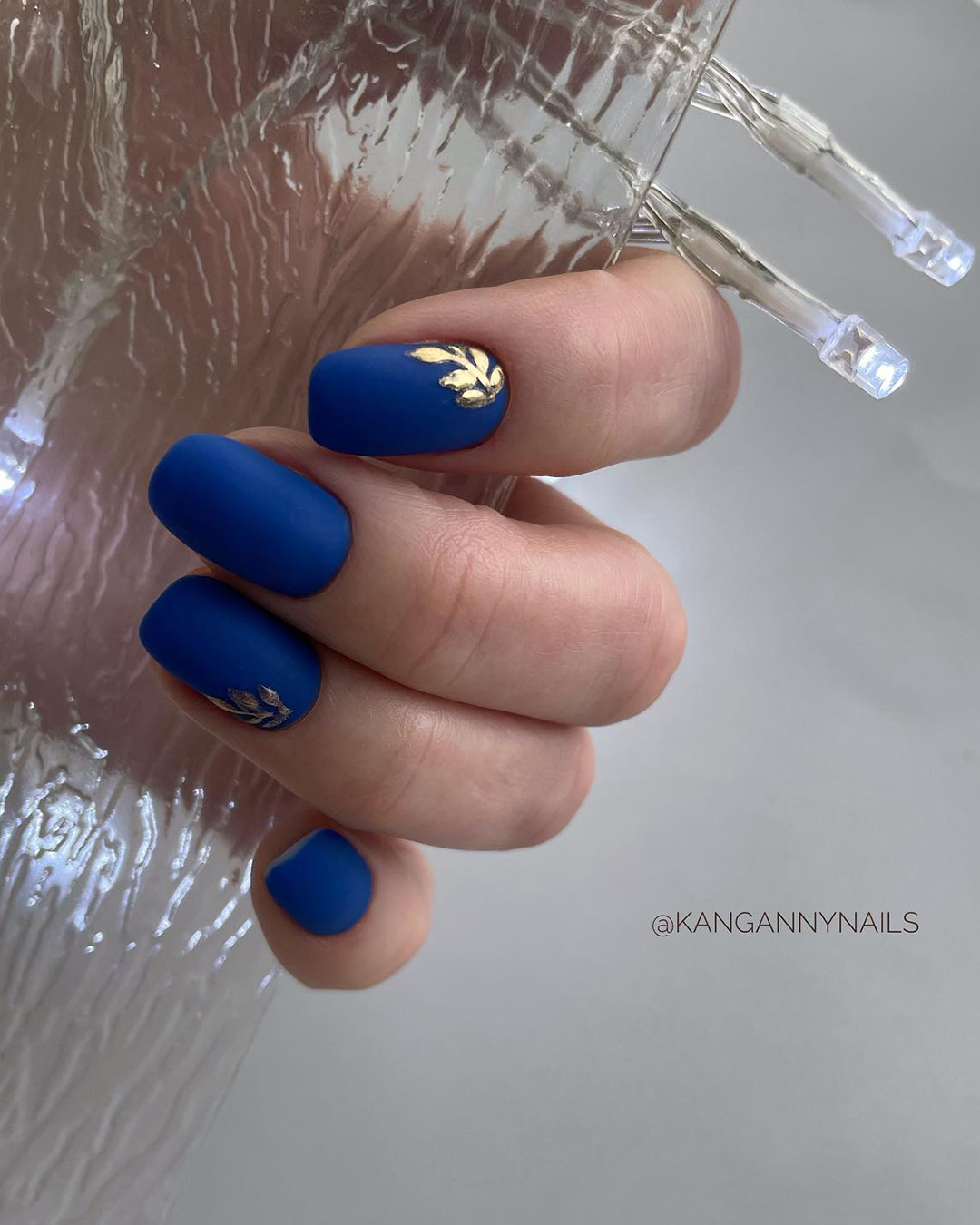 navy blue wedding nails simple matte with gold leaves kangannynails