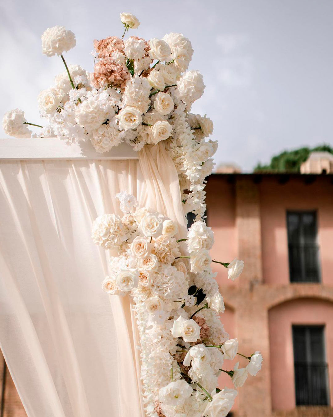 wedding colors creamy cream flowers arch