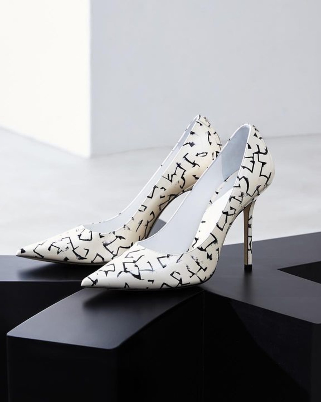 black and white wedding shoes heels